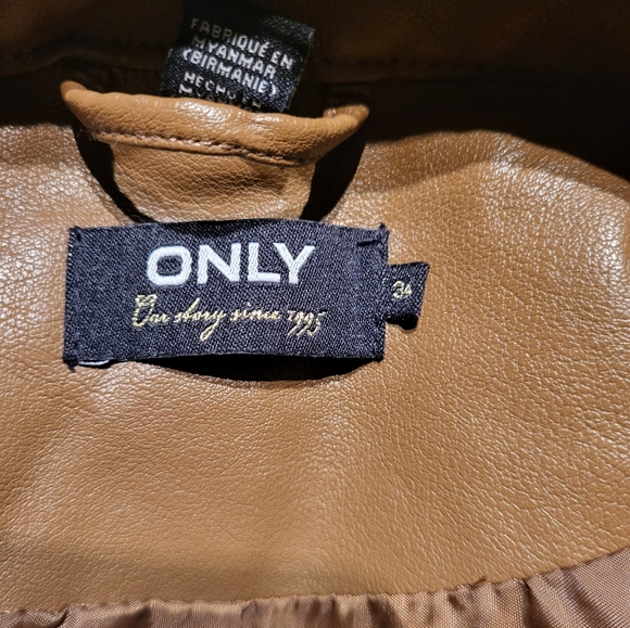 NWOT Brown faux leather jacket / Manteau en faux cuir brun - Picture 4 of 13